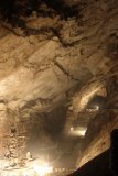 Dafodong (Jeskyně velký budha), která je nyní zpřístupňpvaná pro turisty. Velikost prostory: 250 x 8