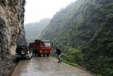 Problems with narrow road in the mountains.